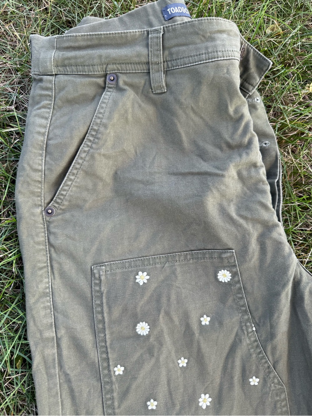 Toad&Co Olive Embroidered Juniper Utility pant in 6 - Picture 5 of 8